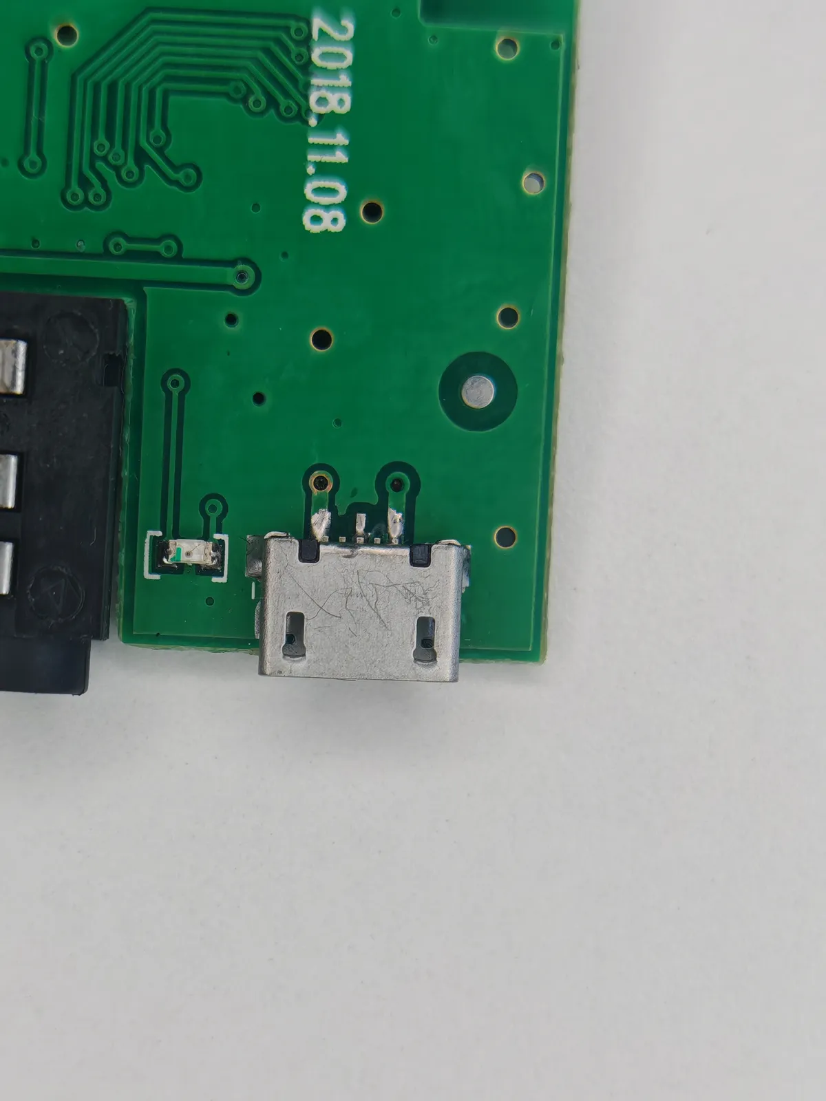 REPARACION ALTAVOZ PORTATIL - imagen 1